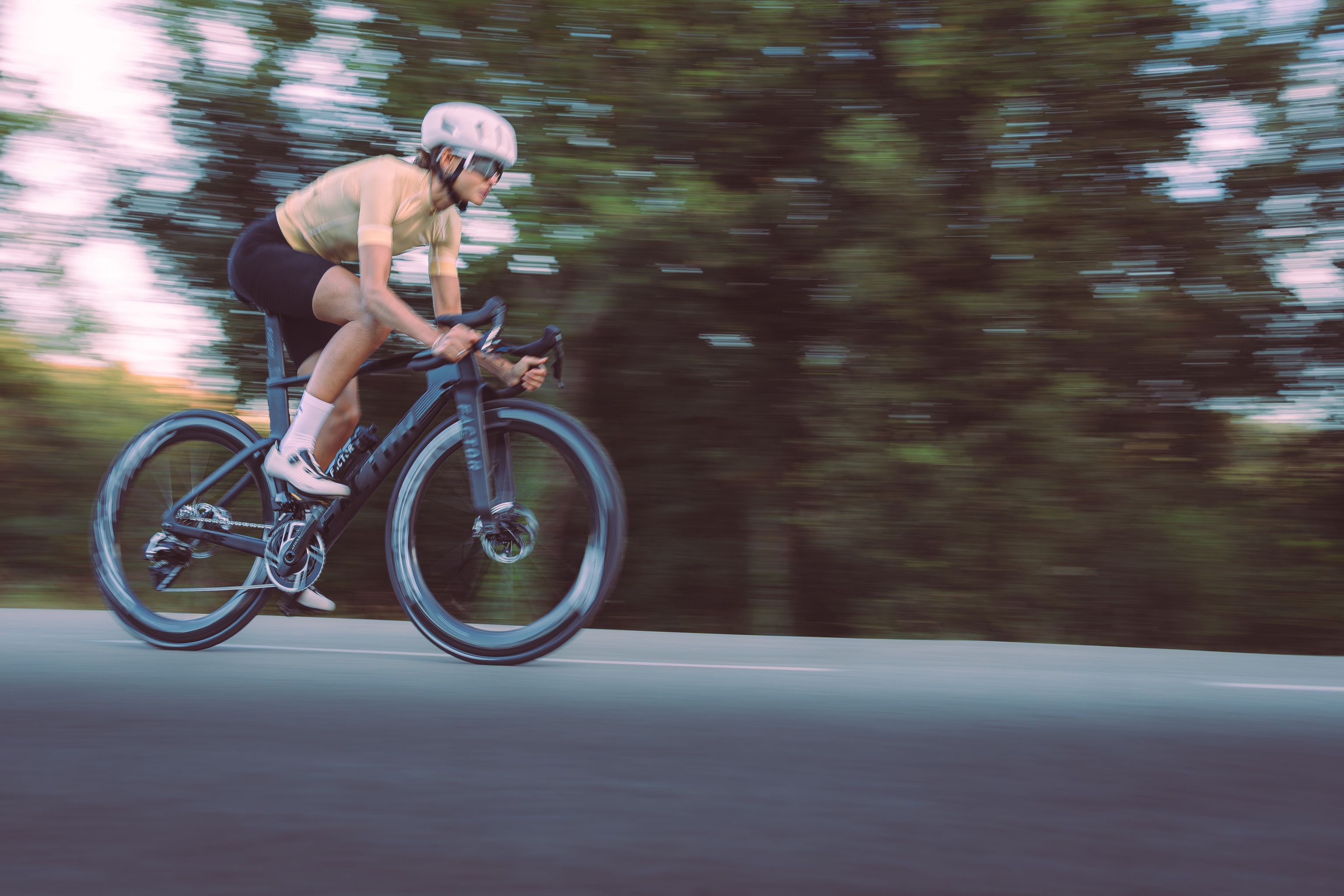 Factor ONE Onyx Black Factor_One_Onyx_01_1b4ee9