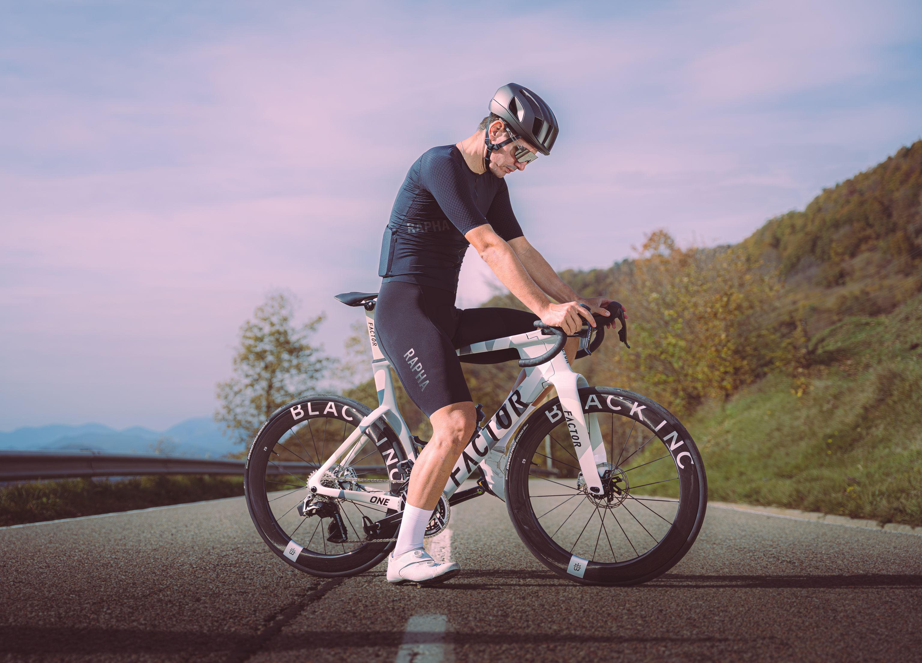 Factor ONE Nimbus Grey ONE___Action___Nimbus_Grey_9_4acc58