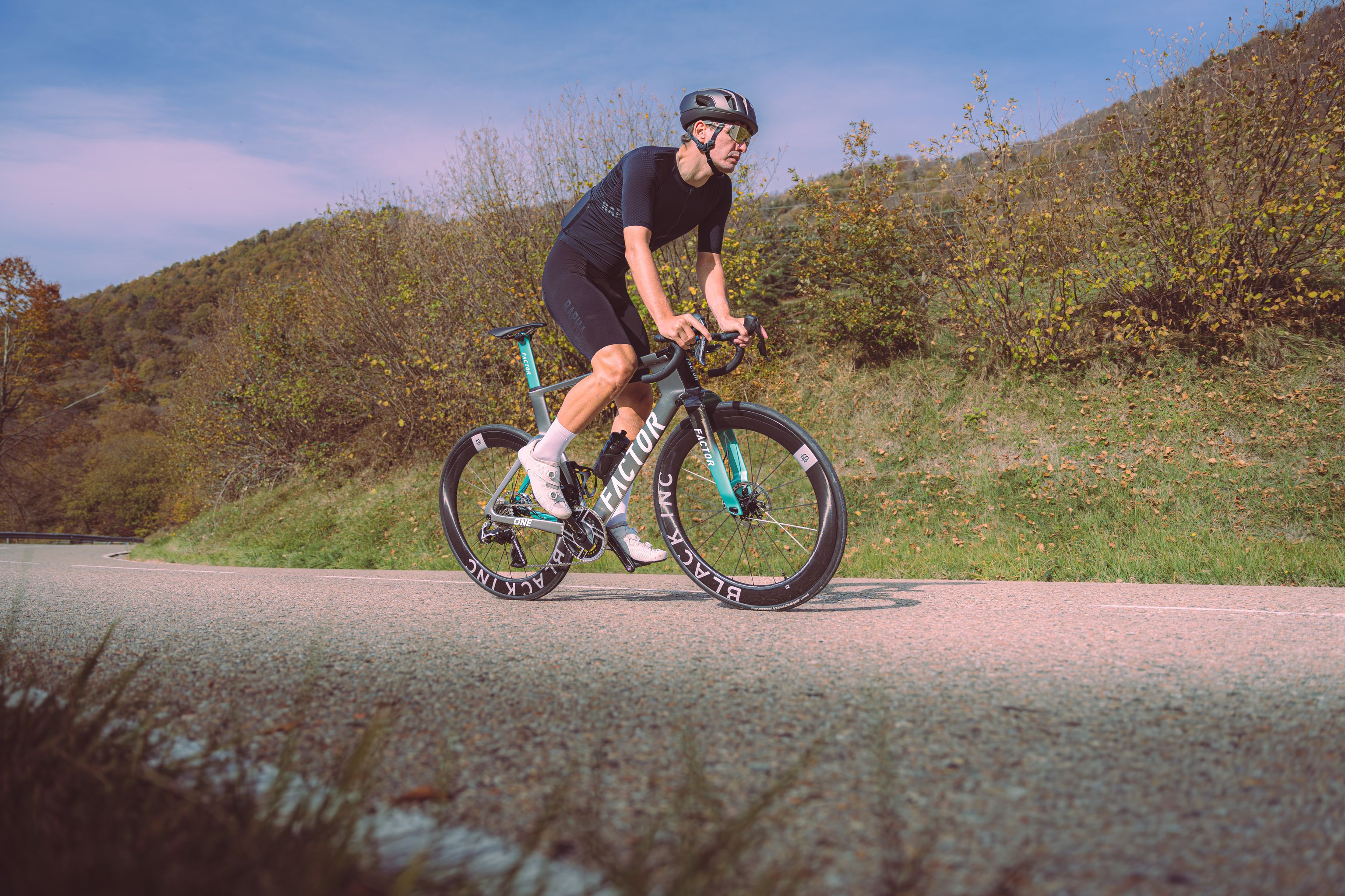 Factor ONE Silverstone ONE___Action___Silverstone_3_C6fe86