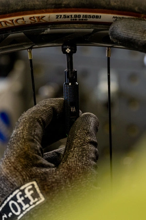 MUC-OFF PRZYRZĄD DO WYJMOWANIA RDZENIA WENTYLA Valve Core Remover