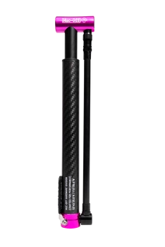 MUC-OFF RĘCZNA POMPKA DO ROWERU KARBONOWA AirMach Carbon Pump